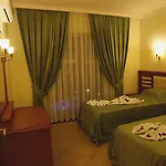 Club Karakas 2*