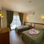 Hotel Club Karakas 2*