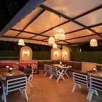 Club Karakas 2*