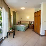 Club Karakas 2*