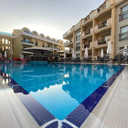 Ξενοδοχείο Club Karakas 4*