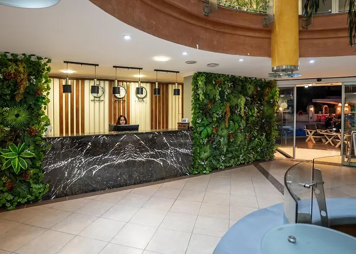 Club Karakas Otel 2*