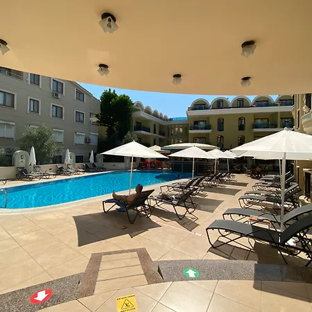 Club Karakas 4*
