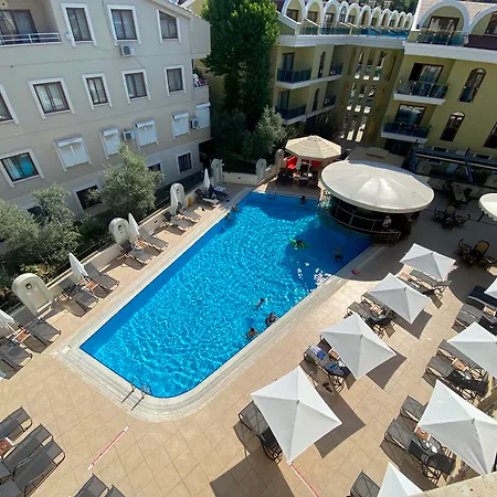 Club Karakas Hotel 4*