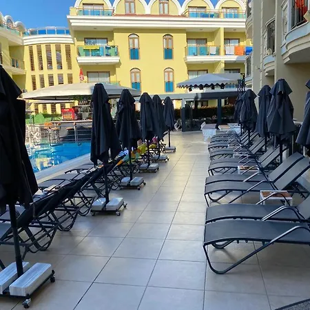 Club Karakas 4*