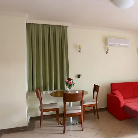 Club Karakas فندق 3*