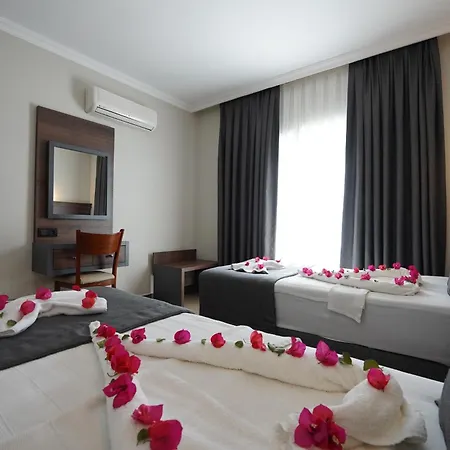 Club Karakas Hotel 3*