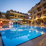 ホテル Club Karakas 2*