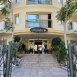Club Karakas 2*